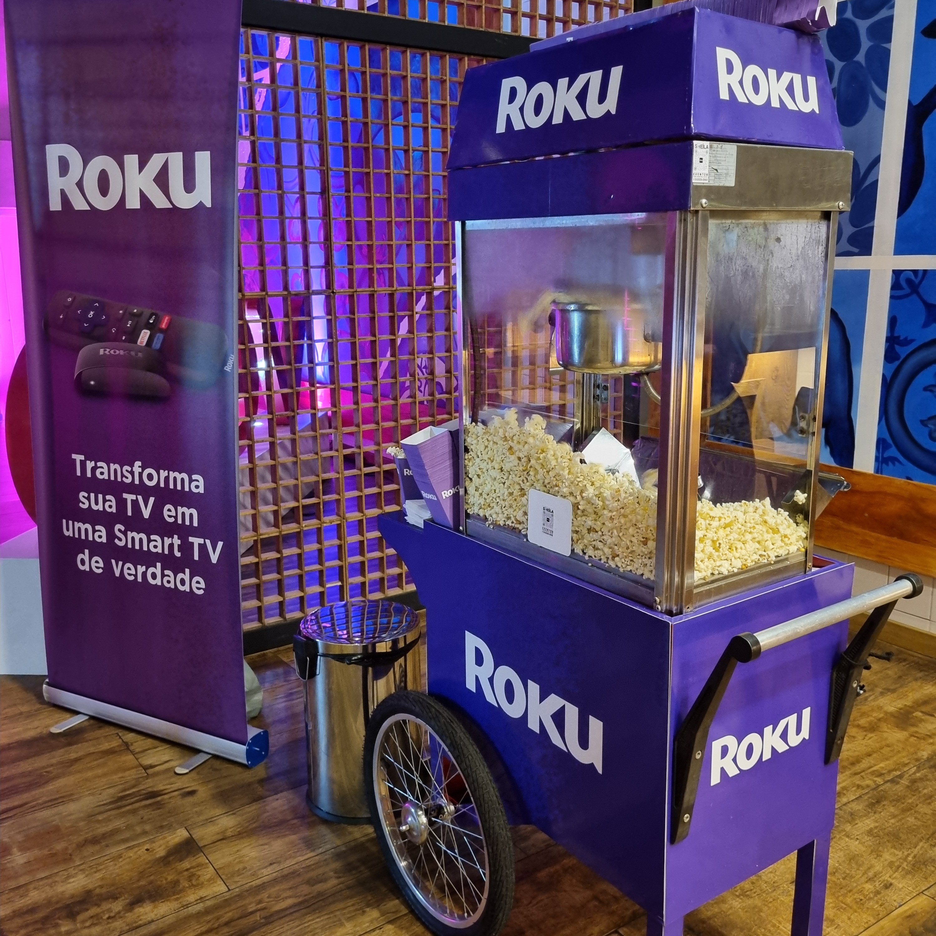 Carrinho de pipoca da marca Roku